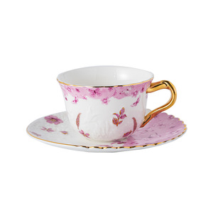 ถ้วยกาแฟเซรามิกสีชมพูพร้อมจานรอง - ถ้วยน้ำชาลายผีเสื้อขอบทอง - Product Image 5