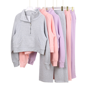 Set Yoga di Lusso con Logo, Stesso Marchio DF, Giacca e Leggings da Donna, Altamente Elastico, Traspirante, Tessuto Morbido come Burro, Cerniera Dorata - Product Image 6