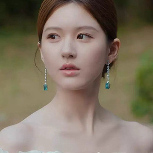 Pendientes de tuerca de circonita cúbica verde brillante con flecos de aleación, estilo Zhao Lusi <span class=keywords><strong>Xu</strong></span> Yan, para fiesta romántica, para mujer - Product Image 3