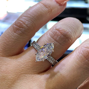 Anello Marquise Creativo per Donne, Elegante Gioiello da Dito alla Moda - Product Image 3