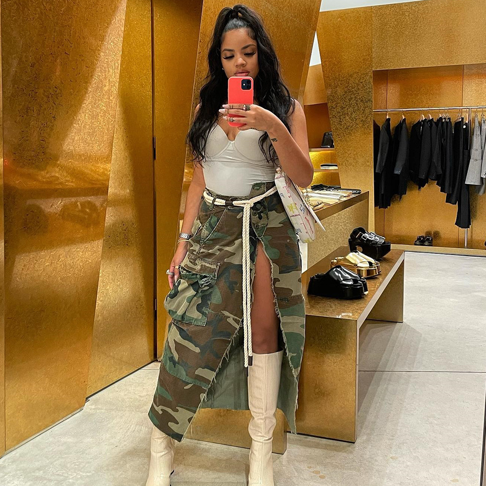 Женская длинная камуфляжная юбка, темно-зеленая длинная юбка-карго с карманами и разрезом на лямках