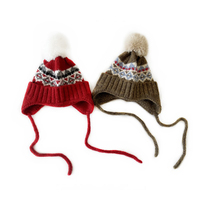 Bonnet personnalisé avec logo, multicolore, en jacquard géométrique, avec pompon et cache-oreilles, chaud pour adulte, idéal pour les journées d'hiver froides en extérieur