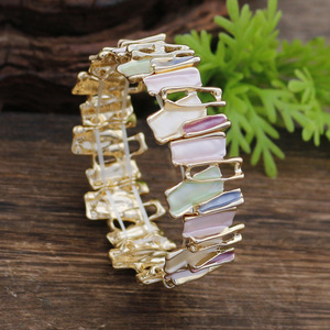 Bracelet géométrique irrégulier, dégradé multicolore, blocs brisés, ton argenté, large jonc, bijoux d'art minimaliste, <span class=keywords><strong>cadeau</strong></span> pour <span class=keywords><strong>femme</strong></span> - Product Image 2