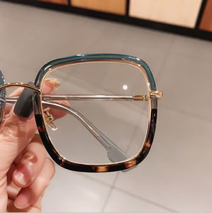 新しいトレンディな抗屈折光学フレームブルーライトブロッキングメガネ女性 - Product Image 4