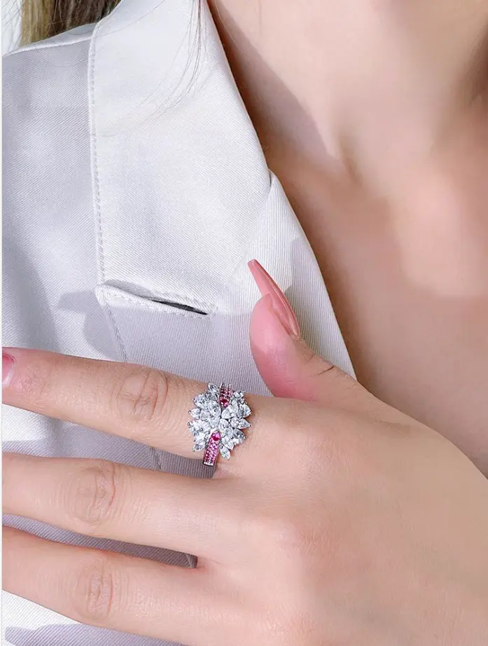 가벼운 고급 스러움과 미니멀 한 925 스털링 실버 매일 패션 세트 높은 탄소 다이아몬드 기질 다목적 꽃 반지