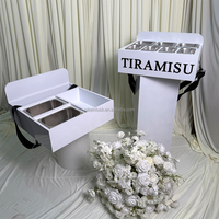 NIKA Accessoires de fête : Boîte à collation mobile avec bandoulière, plateau à gâteaux Tiramisu et Cannoli pour mariages, anniversaires et événements