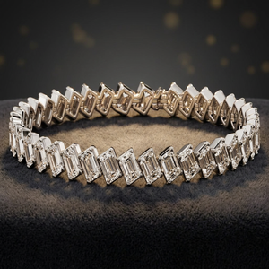 Bracelet en diamant taille émeraude de luxe en or blanc, bijoux fins de créateur, cadeau élégant pour femmes - Product Image 2