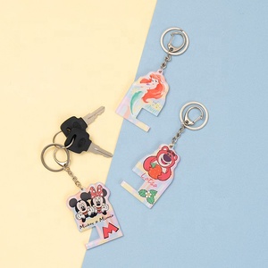 Llavero de acrílico con brillantina, llavero de cuero con diseño de dibujos animados - Product Image 1