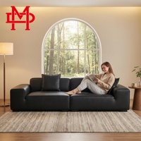 Canapé sectionnel moderne trois places avec dossier en cuir véritable, accoudoirs rembourrés, assise en éponge, acier inoxydable, durable pour hôtel et villa