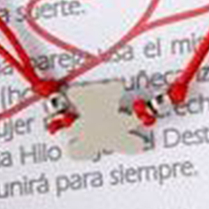 Pulsera de cadena para el tobillo Little Bear de acero inoxidable con amuleto de hilo rojo para mujer, joyería corporal estilo bohemio. - Product Image 5