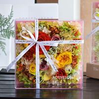 Arrangement de roses et d'hortensias roses préservées de luxe dans une boîte carrée en acrylique, cadeau de fleurs éternelles pour la Saint-Valentin, la fête des mères, un anniversaire, décoration de la maison