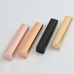 ขวดน้ำหอมพกพา 5 มล. แบบสี่เหลี่ยม ฉีดพ่นได้ ฝาเปิดแบบป๊อปอัพ สำหรับเดินทาง - Product Image 2