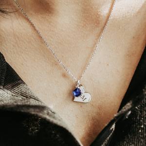 Collier en acier inoxydable avec pierre de naissance, breloque en forme de cœur, nom gravé, bijoux faits à la main, cadeaux d'anniversaire personnalisés et étanches pour grand-mère - Product Image 2