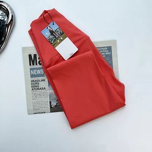 Leggings de yoga et de sport pour femmes, en spandex, sans couture avant, coupe en V, taille haute croisée, avec logo personnalisé - Product Image 6