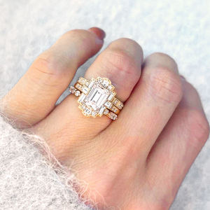 Anelli di Fidanzamento Unici Certificati GRA con Moissanite Coltivata in Laboratorio, Montatura a Griffe in Oro Massiccio 18k, Personalizzati e Direttamente dalla Fabbrica - Product Image 3