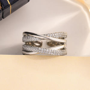 Bagues en argent 925 faites à la main en gros pour femmes, design minimaliste, alliance empilable, bijoux fins sans nickel - Product Image 1