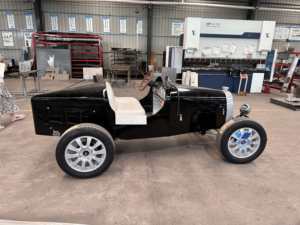Voiture Classique Personnalisable, Version Haut de Gamme, Buggy Électrique Vintage Tendance, Batterie au Lithium pour le Tourisme et le Transport Spécialisé - Product Image 2