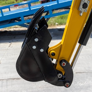 Miniexcavadora HIGHTOP HT10BZ de Alta Confiabilidad con Motor Briggs&<span class=keywords><strong>Stratton</strong></span> de 7 Kw y Certificaciones CE y EPA - Product Image 3