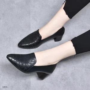 <span class=keywords><strong>Zapatos</strong></span> versátiles <span class=keywords><strong>de</strong></span> primavera y otoño para mujer, <span class=keywords><strong>zapatos</strong></span> <span class=keywords><strong>de</strong></span> trabajo a la moda, populares, con tacón inclinado, <span class=keywords><strong>zapatos</strong></span> individuales bordados <span class=keywords><strong>de</strong></span> primavera y otoño - Product Image 6