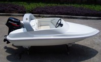 En fibre de verre rapide sport bateau