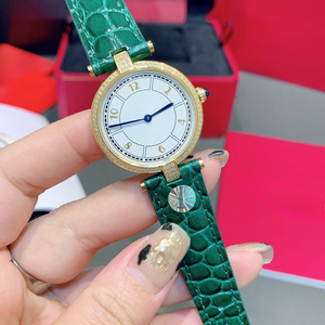 Montre de luxe pour femme avec boîtier en or, lunette entièrement sertie de diamants, cadran crème, chiffres romains, bracelet en cuir de crocodile noir, fabrication suisse - Product Image 4