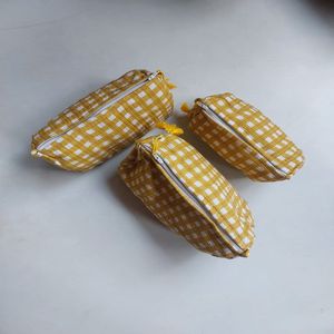 Ensemble de 3 trousses de toilette et de maquillage multifonctionnelles pliables en coton 100% matelassé BLOCKPRINT ART, écologiques et durables - Product Image 2