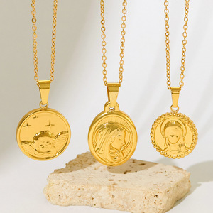 Collier Pendentif Perle en Acier Inoxydable Plaqué Or 18K Style Rétro Européen-Américain, Maillons Géométriques Simples Classiques Sainte <span class=keywords><strong>Marie</strong></span> Tendance - Product Image 1