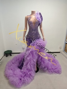 Ocstrade Listo para Enviar - Contacta Antes de Ordenar Vestido de Noche/Fiesta Sirena con Plumas Moradas, Un Hombro Descubierto, Pedrería y Cola de Tul con Volantes - Product Image 3