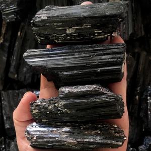 Pierres brutes de tourmaline noire naturelle en gros, spécimens de pierres précieuses brutes, éclats de cristal pour la décoration - Product Image 6