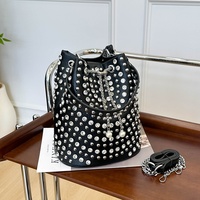 Nouveau Sac à Bandoulière Tendance pour Femme avec Rivets, Grande Capacité, en Cuir PU, Sac Seau de Luxe pour Femme avec Diamants