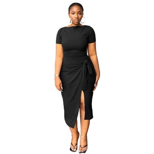 Nouvelle Collection : Ensemble Crop Top Moulant Couleur Unie et Jupe Fendue pour Femme – Tendance Mode - Product Image 1