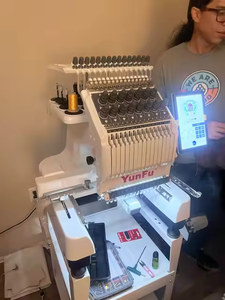 เครื่องปักคอมพิวเตอร์คุณภาพสูงแบบหัวเดียว 15 เข็ม รุ่นใหม่ สำหรับใช้ในเชิงพาณิชย์และใช้ในบ้าน เหมาะสำหรับปักหมวก เสื้อยืด เสื้อผ้า ถุงเท้าแบบแบน - Product Image 2