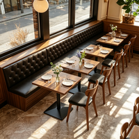 Ensemble de banquettes de restaurant sur mesure avec sièges capitonnés en cuir, banc carré en bois et chaises de salle à manger pour projets