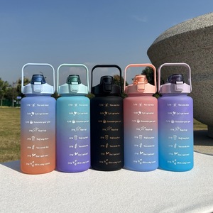 Bouteille d'eau portable anti-fuite avec graduation temporelle et dégradé de couleurs, 2000 ml, pour le sport - Product Image 1