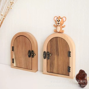 Pegatinas decorativas de pared con diseño de puerta de madera enmarcada para habitaciones infantiles, extraíbles, hechas a medida - Product Image 1