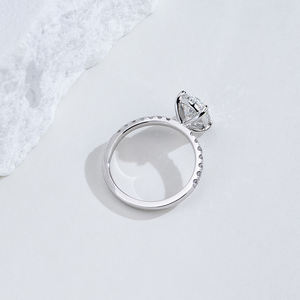 Anillo de Lujo para Mujer con Diamante Ovalado Cultivado en Laboratorio, Oro Sólido de 18K, Certificado IGI, Modelo MSR-2050 - Product Image 3