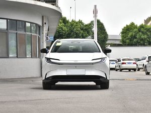 SUV de lujo eléctrico puro de tamaño mediano con techo solar 2025 Bz5 550 PRO en venta - Product Image 1