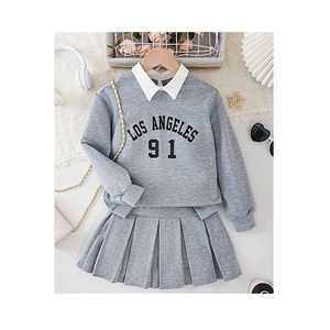 Ensemble de vêtements pour filles toutes saisons avec tissu élégant et design élégant offrant un confort élevé pour les journées actives et décontractées - Product Image 4