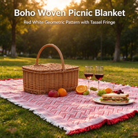 Couverture de pique-nique tissée rouge et blanche à motifs géométriques avec pompons, couverture décorative bohème pour la plage, le camping en plein air et la décoration de canapé