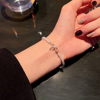 Échantillon gratuit personnalisé double couche petite taille papillon perle d'or lettre amour perle fleur bracelet mode bracelet