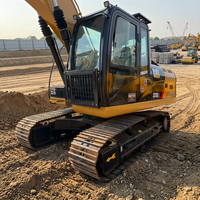 Excavatrice sur chenilles CAT 320D d'occasion, cabine fermée, chenilles en acier, flèche longue portée, machine de terrassement et de construction