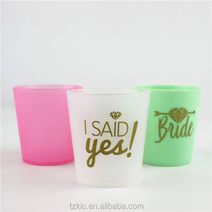 Verre à shot en plastique dépoli de 1,5 oz, coupe à shot inclinée pour fête - Product Image 4