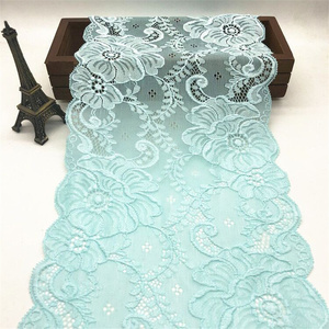 Passamaneria in Pizzo Floreale Ricamato Idrosolubile 18cm in Filamento di Poliestere con Bordo Ondulato per Decorazione Abiti e Vestiti - Product Image 5