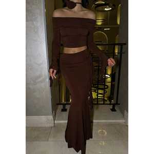 Ensemble de costume pour femme avec détail rose marron - Product Image 2