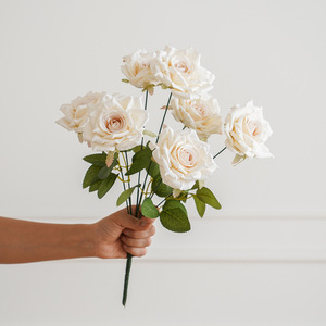 Bouquet de roses en soie, 7 têtes, couleur cappuccino, fleurs artificielles, décoration de mariage, décoration de la maison, style moderne - Product Image 4