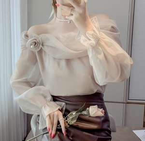 2024 nouvelle chemise en mousseline de soie française pour femmes col à fleurs 3D haut à une épaule - Product Image 3