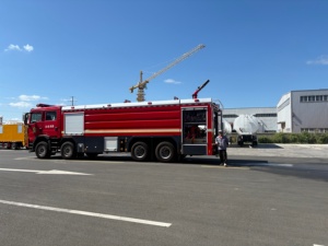 <span class=keywords><strong>Camion</strong></span> <span class=keywords><strong>de</strong></span> pompage d'incendie HOWO 6x4 diesel / Véhicule <span class=keywords><strong>de</strong></span> sauvetage d'urgence équipé d'un dispositif <span class=keywords><strong>de</strong></span> pompage - Product Image 6