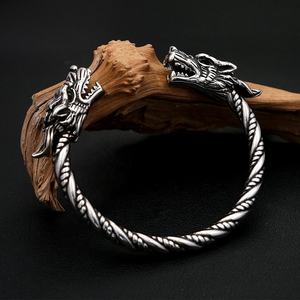 Bracelet Yunnique pour homme en acier inoxydable, tête de loup torsadée style Viking, solide, durable, rétro, haute qualité, bijoux vintage en métal lourd - Product Image 2