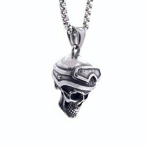 Colgante de calavera de acero inoxidable con gafas, collar con temática punk para hombre, regalo - Product Image 1