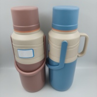 Bouteille d'eau en plastique à double paroi isolée sous vide, isolation thermique 12-24 heures, 2,0 L, avec poignée, pour le bureau, l'extérieur, réutilisable